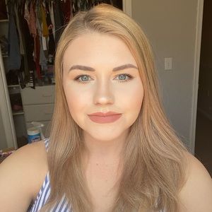 Meet your Posher, Alexandra